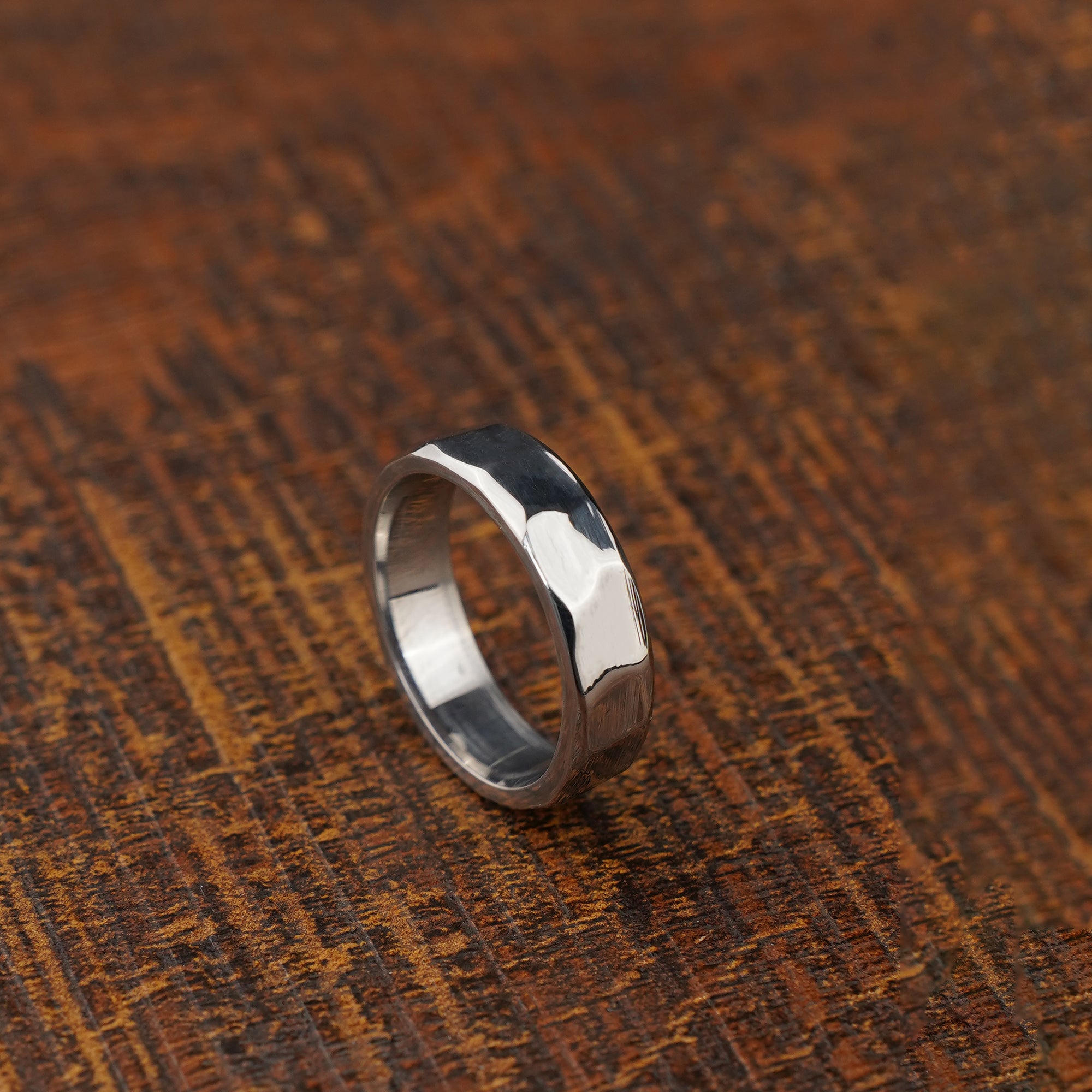 One - Hammered SS Ring - Silver