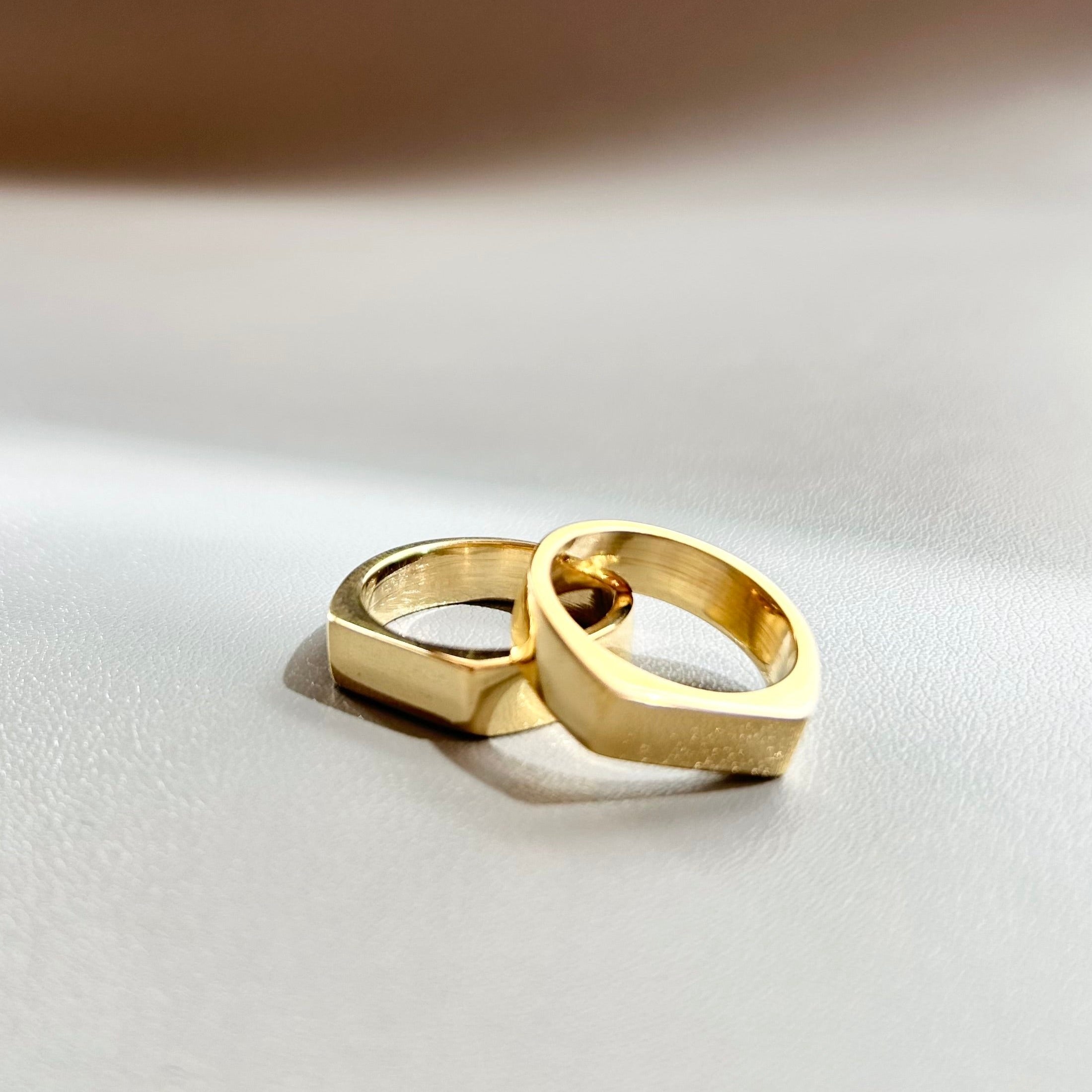 GOLD SIGNET RING BRASS