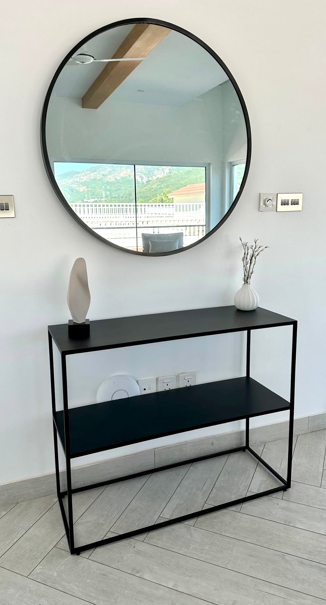 O Mirror and Chic concole - natashahomes - pakistan - lifestyle image