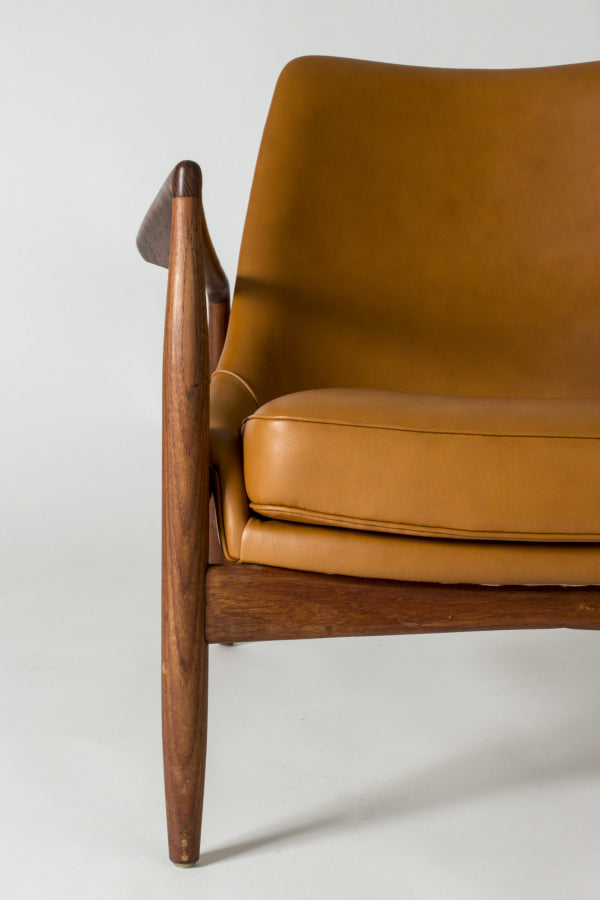 Larsen chair by ib kofod in Pakistan - side vie